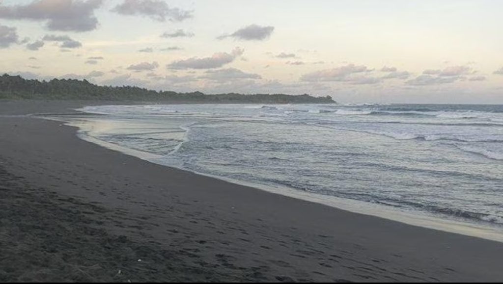 Di Balik Keindahan Pantai Legok Jawa, Cimerak, Pangandaran