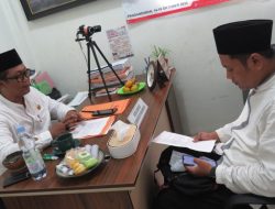Momen Hari Santri Nasional, Peserta Calon Panwascam di Bawaslu Pangandaran Pakai Pakaian Santri