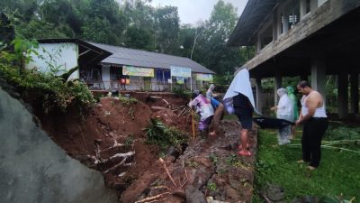 Akibat Diguyur Hujan Lebat, Dua Desa di Kecamatan Langkaplancar Kabupaten Pangandaran Terdampak Longsor dan Banjir
