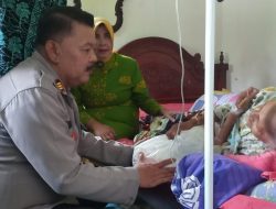 Mengungsi di Banjar, Korban Terdampak Gempa Cianjur Dapat Bantuan Polisi 