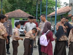 Salurkan Bantuan, Kapolres Banjar bersama IMM Sambangi Siswa-siswi SMP Muhammadiyah Kota Banjar