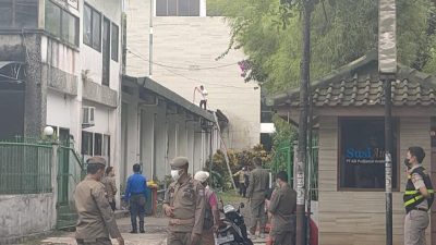 Warga, Karyawan dan Sejumlah Petugas di Pangandaran Lari Berhamburan, Setelah Mencium Bau Gas Amonia yang Keluar dari Pabrik Ikan Milik Susi Pudjiastuti