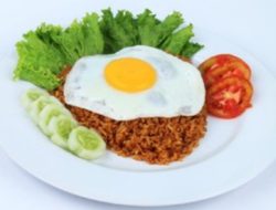 Nasi Goreng Pedas Lezat, Penggugah Selera Makan Anda, Ini Resep & Cara Memasaknya