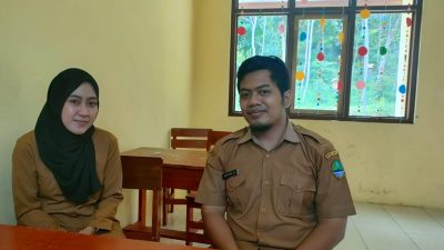 Cerita Wahyu, Guru Penyandang Disabilitas di Pangandaran Peduli Terhadap Sesama Penyandang
