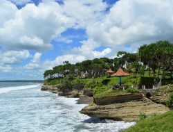 Liburan ke Batu Hiu Pangandaran Bikin Candu, Mirip Bali