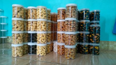 Berkah Ramadan Bagi Pembuat Kue Kering dan Basah di Pangandaran