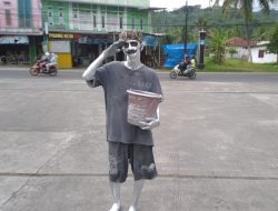 Bikin Sedih, Kisah Manusia Silver Mengais Rezeki di SPBU Padaherang Pangandaran