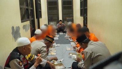 Buka Puasa Bersama Tahanan, Polres Banjar: Bulan Ramadan Jadikan Pendidikan