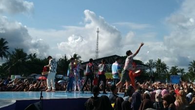 Kemeriahan Acara Karnaval SCTV Menghibur Warga Pangandaran