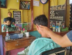 Jelang Lebaran Pangkas Rambut di Langensari Kota Banjar Dibanjiri Pengunjung