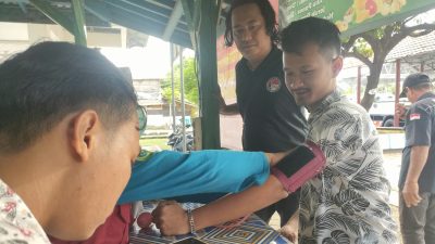 Antisipasi Lakalantas Mudik Lebaran, Petugas Gabungan di Pangandaran Gelar Tes Urine Sopir dan Cek Bus