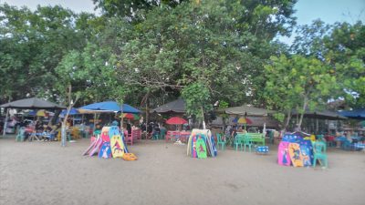 Omzet Penjual Kopi di Bibir Pantai Pangandaran Meningkat 