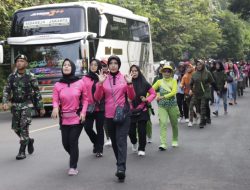 Peringati Mayday Polres Banjar Bersama Buruh dan Masyarakat Gelar Olahraga Jalan Santai