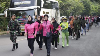 Peringati Mayday Polres Banjar Bersama Buruh dan Masyarakat Gelar Olahraga Jalan Santai