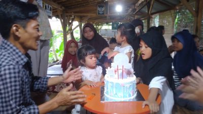Bocah Kecil di Pangandaran Ditinggal Ibunya di Hari Ultah