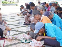 Potret Kapolres Banjar, Makan Bersama Ratusan Pengayuh Becak