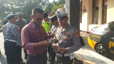 Sejumlah personil Polsek Banjar Hari ini Di Periksa Unit Propam, Ada Apa?