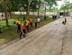 Peduli Lingkungan Polsek Banjar Bersama Masyarakat Lakukan Bersih Sampah
