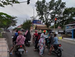 Secuil Kisah Haru Dibalik Senyuman Badut di Kota Banjar