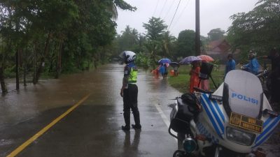 Hujan Deras, Akses Jalan Nasional di Pangandaran Terputus