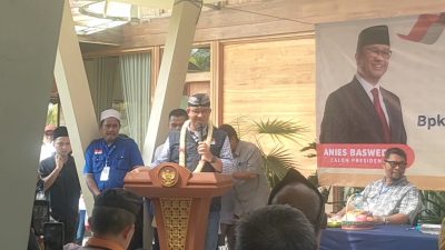 Safari Politik, Anies Baswedan Disambut Warga Pangandaran