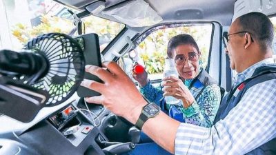 Anies Baswedan Diajak Susi Pudjiastuti Keliling Pangandaran Naik Mobil Losbak