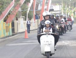 Kapolres Banjar Gunakan Vespa Antar Sandi ke Sekolah