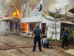 3 Kafe di Kampung Turis Pamugaran Pangandaran Kebakaran Hebat