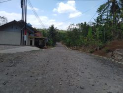 Jalan Kabupaten Rusak, Warga Pasirlawang Ciamis Minta Segera Perbaiki