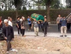 Tim Dokkes Polres Banjar Jemput dan Antar Jenazah Korban Pembunuhan oleh WNA