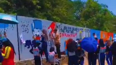 Pagar Dinding SMKN 1 Kalipucang Pangandaran Dihiasi Mural, Ini Tujuannya