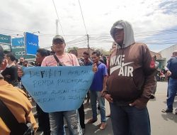 Ratusan Warga Pangandaran Geruduk Kantor DPRD, Sempat Memanas