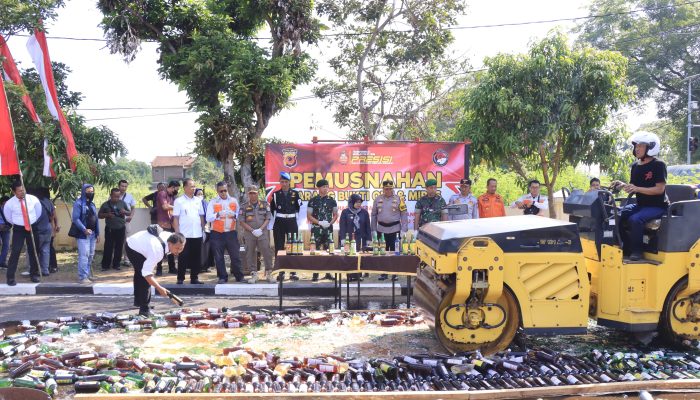 Polres dan Forkopimda Banjar Musnahkan Ribuan Penyakit Masyarakat