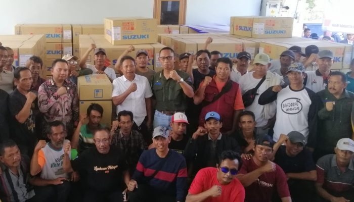 Asyik, Puluhan Nelayan di Pangandaran Dapat Bantuan Mesin Perahu