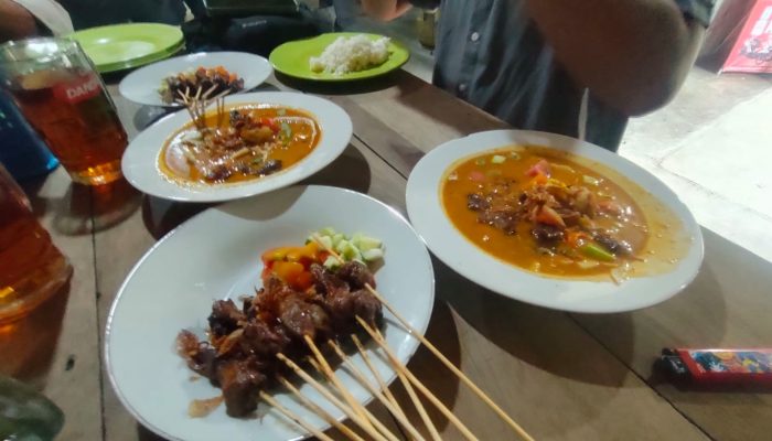 Mencicipi Sate Maranggi di Kedai Kang Ruddy di Pangandaran