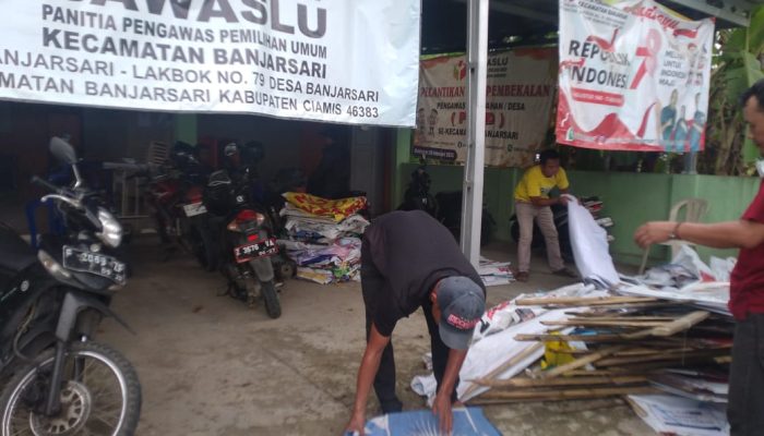 Ratusan APK di Banjarsari Ciamis Ditertibkan Satpol PP 