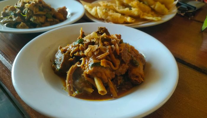 Kuliner di Pangandaran, Enaknya Menyantap Rica-rica Entog