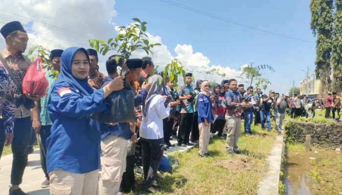 Surat Suara Terbuat dari Kertas, Jajaran PPK Padaherang Tanam Bibit Pohon Serentak