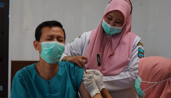 Paling Berisiko Terpapar Virus, 178 Pegawai di RSUD Pandega Pangandaran Diimunisasi Hepatitis B