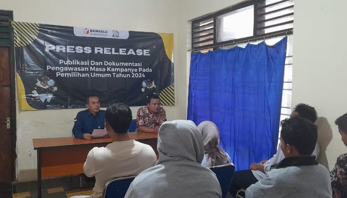Panwaslu Kecamatan Pangandaran Menyampaikan Hasil Pengawasan Pendistribusian Logistik 