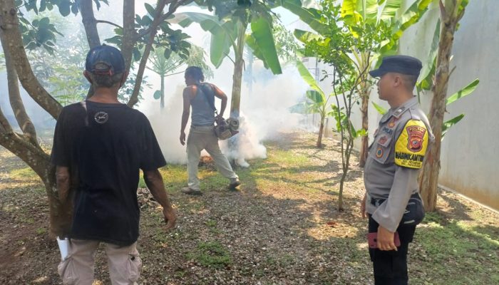 Bhabinkamtibmas Kelurahan Hegarsari Polres Banjar Monitoring Fogging Nyamuk