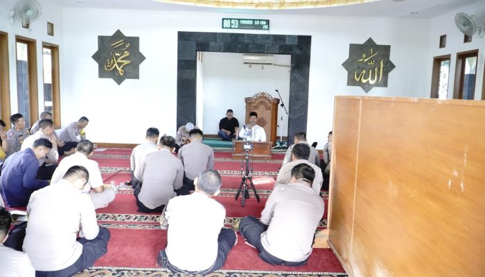 Tausiah Tentang Fiqih Berwudhu dalam Kegiatan Binrohtal Polres Banjar