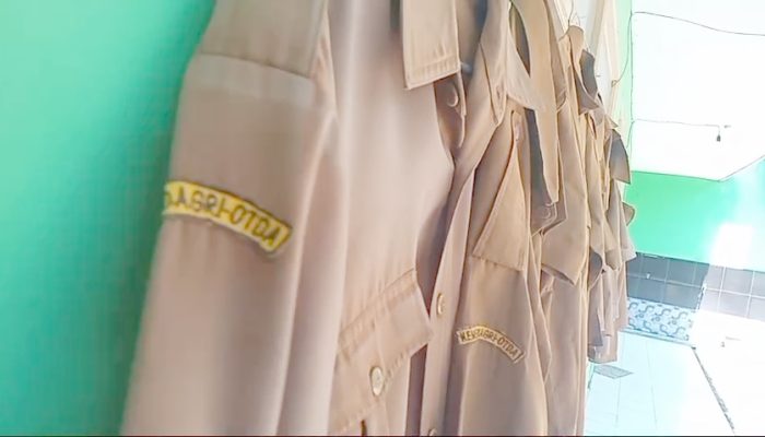 Bentuk Protes, Perangkat Desa di Pangandaran Menanggalkan Pakaian Seragamnya