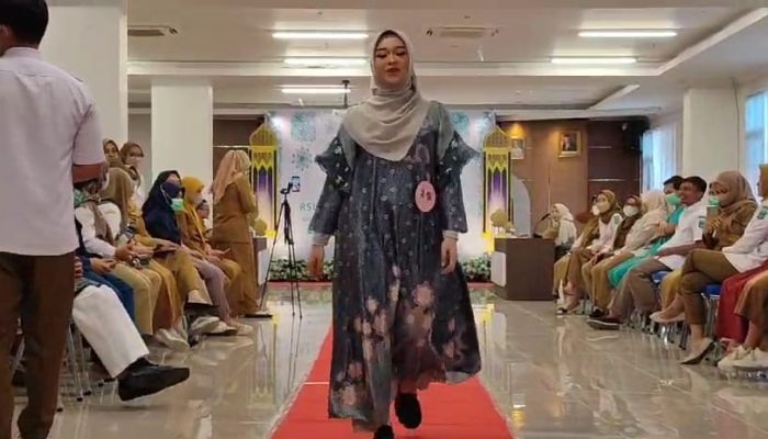 Meriahnya Fashion Show di Hari Jadi RSUD Pandega Pangandaran