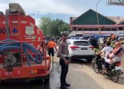 Jadi Penghambat Lalulintas, Genangan Air di Badan Jalan Wisata Pangandaran Disingkirkan Petugas
