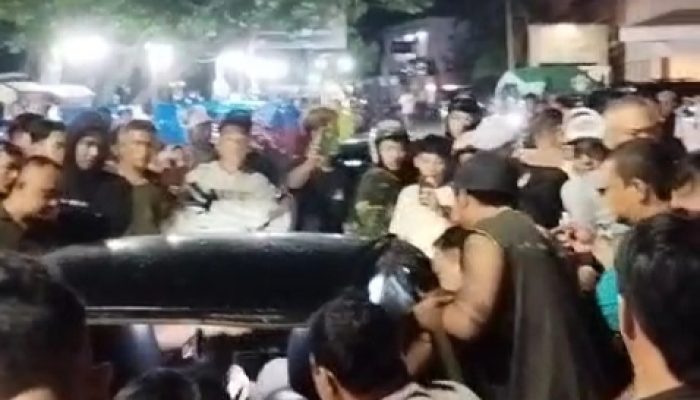Diduga Mabuk dan Membawa Kampak, Wisatawan Asal Bandung Dikeroyok Massa di Pangandaran