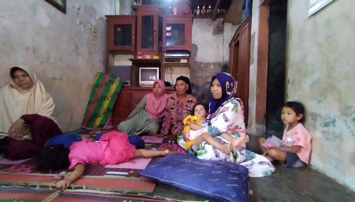 Ibu 3 Anak Kembar di Pangandaran Bingung Hidupi Anaknya Pasca Suaminya Meninggal 