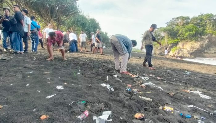 Pantai Madasari Pangandaran Dikotori Banyak Sampah, DLHK Ungkap Penyebabnya