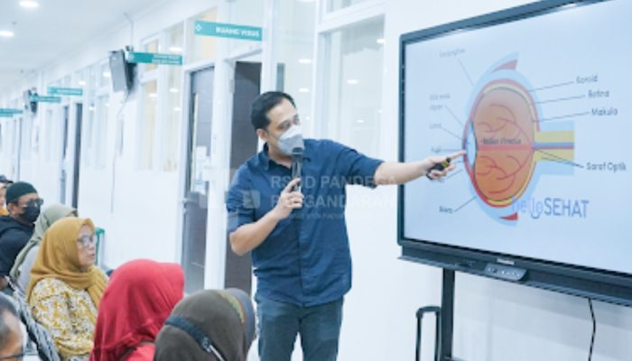 Waspada! Berikut Ciri Munculnya Katarak dan Tumor Mata