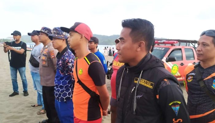 Asyik Berenang, 2 Pelajar Asal Garut Tenggelam di Pantai Pangandaran